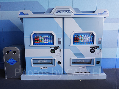 トゥモローランド（スティッチ・エンカウンター横）の自動販売機