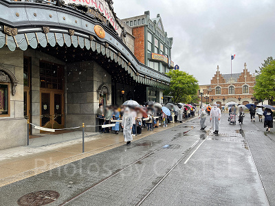 ビッグバンドビートの自由席待ちの様子（2022年6月）