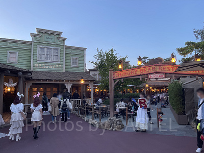 ハングリーベア・レストランの待ち列の様子(18:30ごろ)