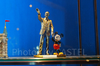 ウォルトとミッキーのフィギュア