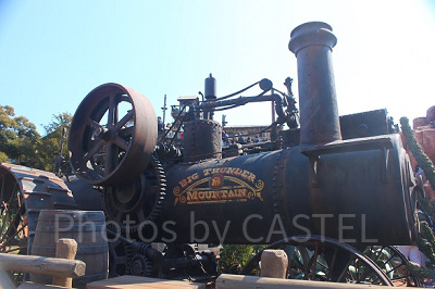 ウエスタンランドのスチームトラクター