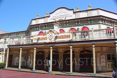 クララ・クラックが出演するショーは?