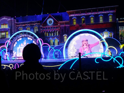 大型スクリーン導入で無料エリア後方からも出演者の表情が楽しめるようになりました