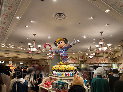 ワールドバザール・コンフェクショナリー（2022年4月2日19時30分ごろ撮影）