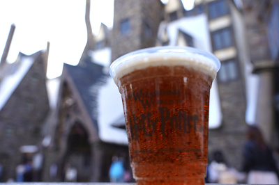 Usj 大人気バタービールを味レポ解説 ハリーポッターエリアの名物ドリンク 季節限定やプリンも Usj 大人気バタービールを味レポ解説 ハリーポッターエリアの名物ドリンク 季節限定やプリンも