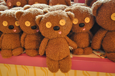 最新 ユニバのかわいいお土産グッズ30選 カチューシャ ぬいぐるみ 雑貨アイテムなど