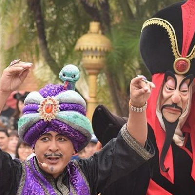 間近でマジックショーが見られるチャンス！