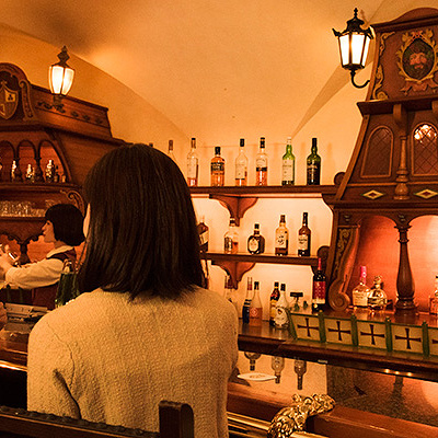 パーク内にあるとは思えない、本格的なバー