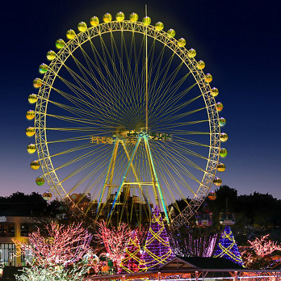 黄金に輝く大観覧車