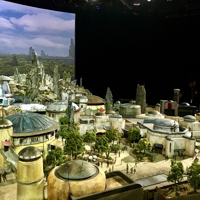 D23 Expo 2017で発表された「スターウォーズ」エリアの模型