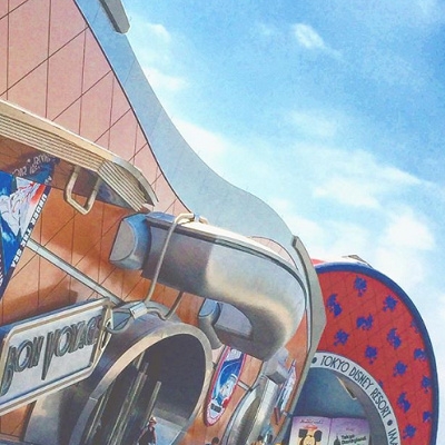 色んなディズニーグッズを扱うお店