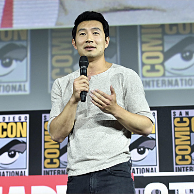 主人公を演じる俳優シム・リウ