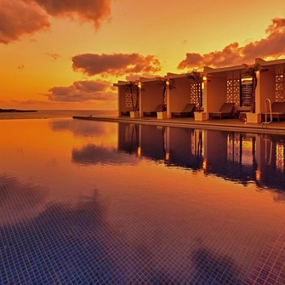 海を望む大浴場でのんびりできる「アラマハイナ　コンドホテル」