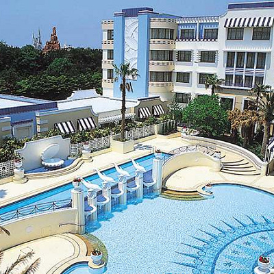 アンバサダーホテルプール