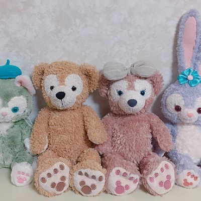 ステラ・ルーとダッフィー＆フレンズのぬいぐるみ勢ぞろい