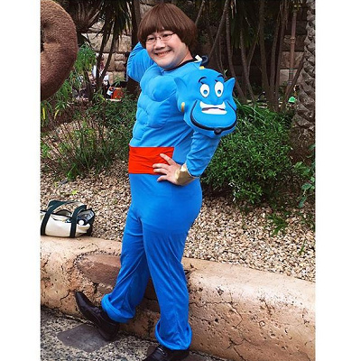 芸名通り「ジーニー」で登場