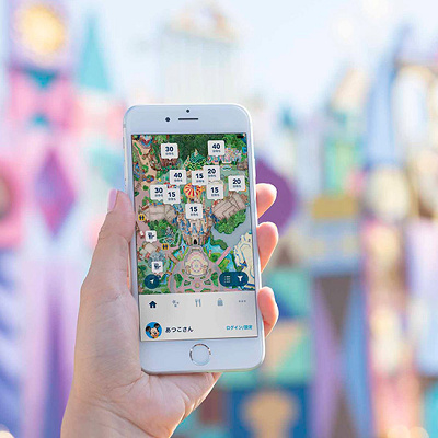 パーク内のアトラクション待ち時間がひと目でわかる！