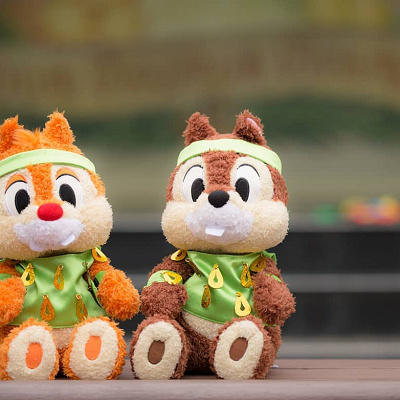 ディズニーランドでは、トゥモローランドにゲストが流れる