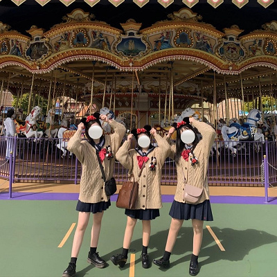 胸元についているのは愛しの彼氏です