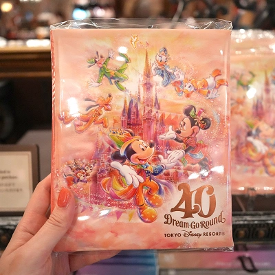 ディズニー40周年デザインのスーベニアメダルコレクションブック