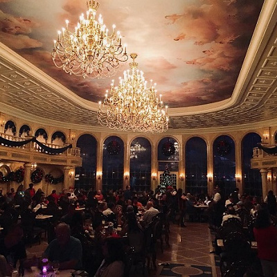 ビー・アワー・ゲスト・レストランのボールルーム