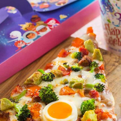 「ビーフ＆アボカドのピザ」