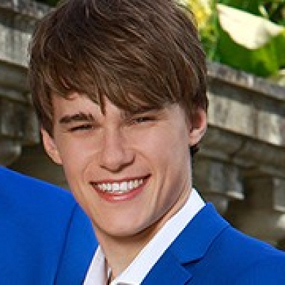 ベン（ミッチェル・ホープ）