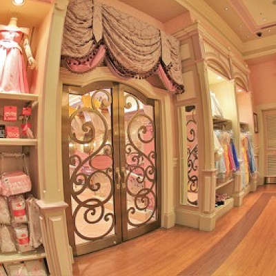 扉の向こうはビビディ・バビディ・ブティック♪