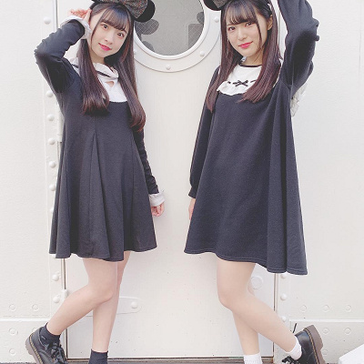 黒ワンピ×カラードットカチューシャ