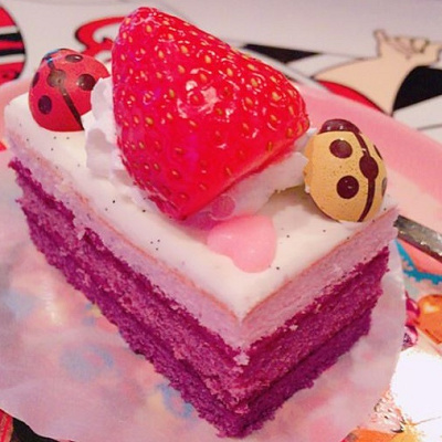 カシスクリームケーキ