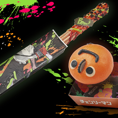 （写真右）チェンソーマン・ポチタまん ～ベーコン＆コーンクリーム～​​