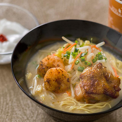 チキンと海老の白湯麺
