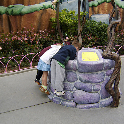 ディズニーリゾートで願い事を唱える子どもたち…かわいい～