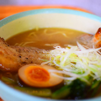 チャイナボイジャーのブラックペッパーポーク麺