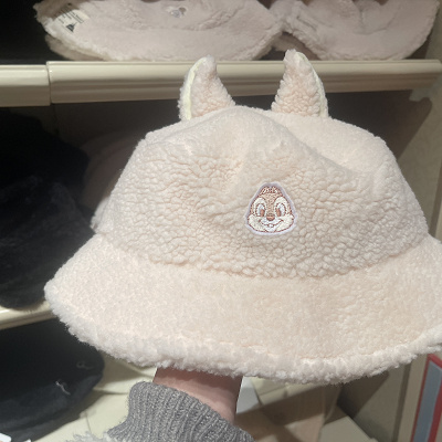 チップのバケットハット