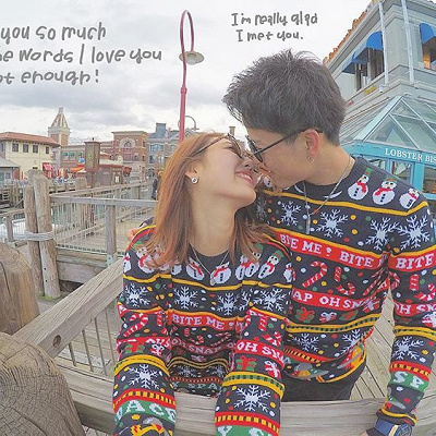 クリスマスセーターのペアルック