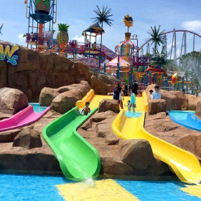 カラフルなキッズスライダー