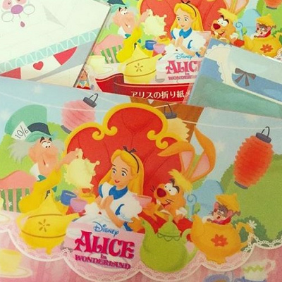 カラフルなパッケージデザイン