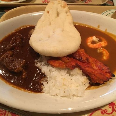 コンビカリー タンドーリチキン添え