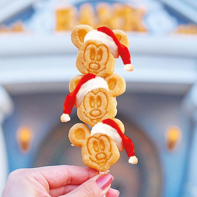 合成でサンタミッキーに！