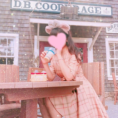 ベージュのチェックワンピを使ったコーデ