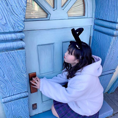 オズワルドのカチューシャを合わせたコーデ