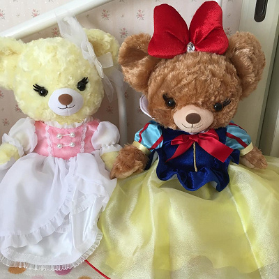 ユニベアコスチュームを着たダッフィー＆シェリーメイ