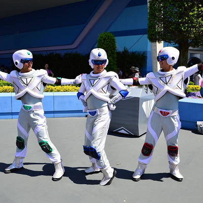 ロボット宇宙飛行士と仲良くダンスしよう♪