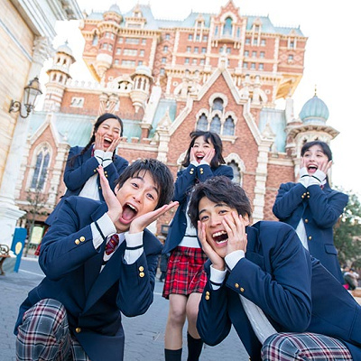 18歳の高校生のディズニーチケットは中人？大人？