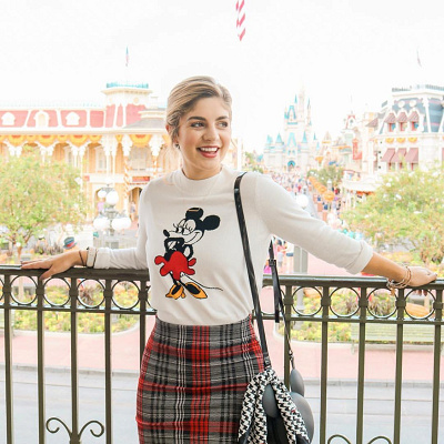 ディズニートップス×タイトスカートコーデ