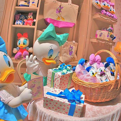 ディズニーランドのショーウィンドウ