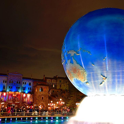 ディズニーシーのアクアスフィアも人気の鑑賞場所