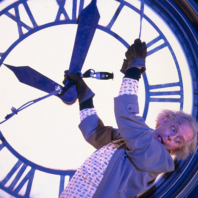 時計台に上るドク