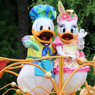 スペシャルイベント「ヒッピティ・ホッピティ・スプリングタイム」のドナルド＆デイジー（2015）